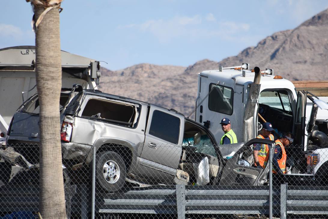 A truck crashed into a truck

AI-generated content may be incorrect.